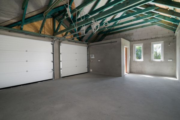 Garage Floor Concrete Repair in Crestview